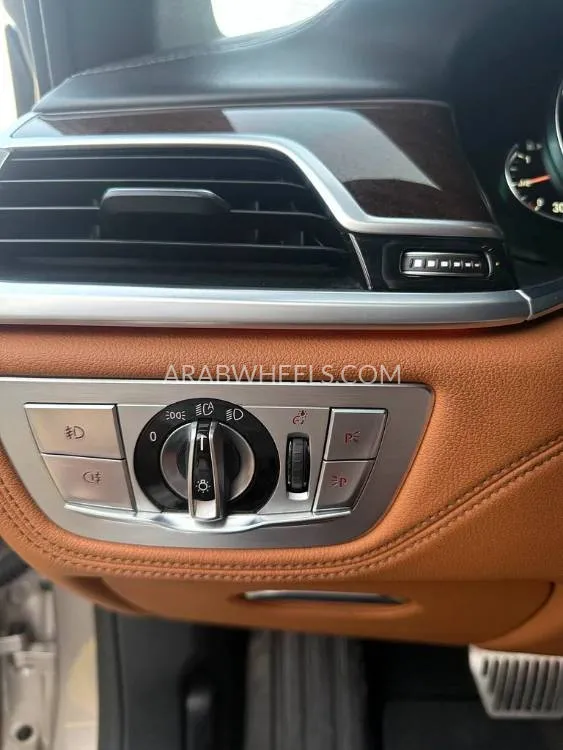 بي إم دبليو الفئة السابعة 2016 for Sale in عجمان Image-12