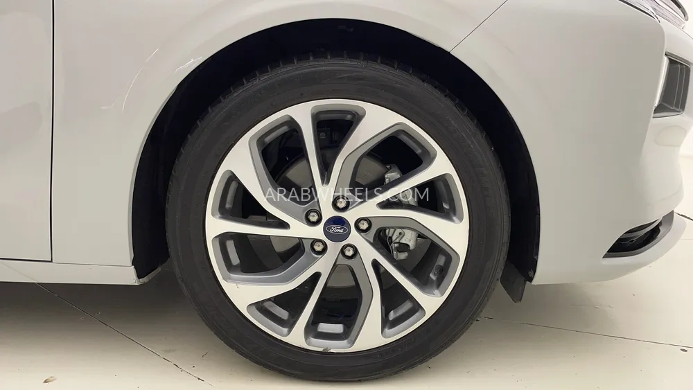 Ford Taurus 2024 for Sale in Dubai Image-10