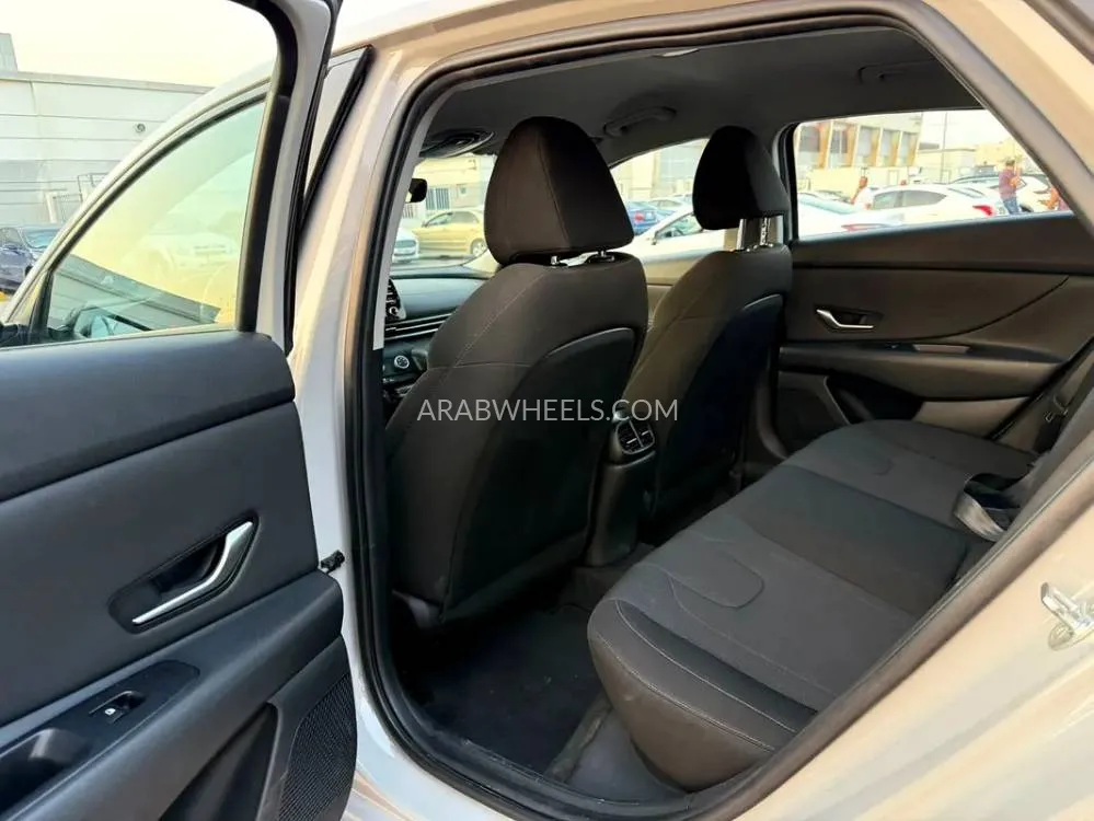 Hyundai Elantra 2021 for Sale in Sharjah Image-11