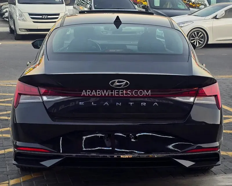 Hyundai Elantra 2022 for Sale in Ajman Image-4