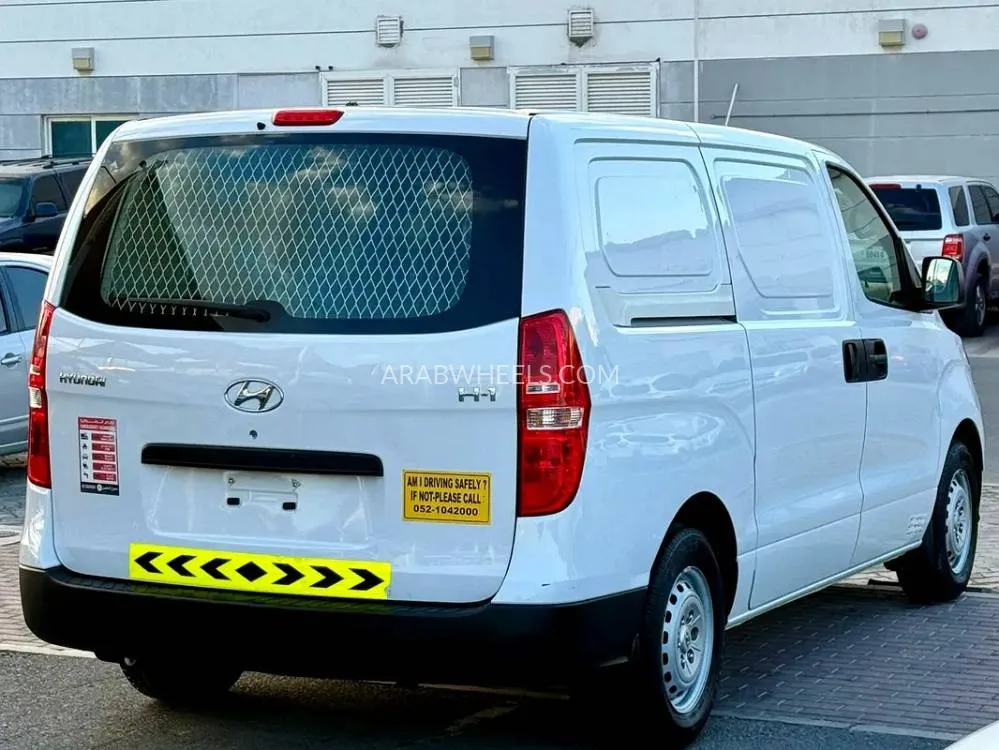 Hyundai H1 2021 for Sale in Sharjah Image-5