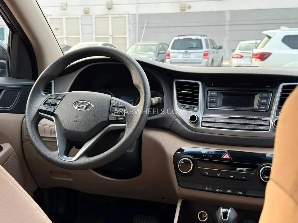 Hyundai Tucson 2017 for Sale in Sharjah Image-3