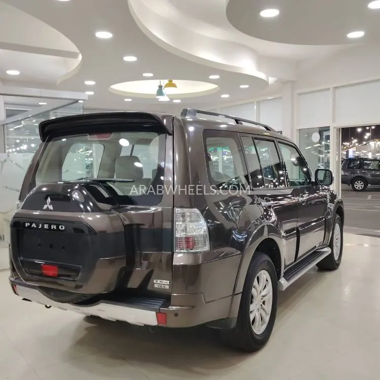 Mitsubishi Pajero 2019 for Sale in Sharjah Image-11