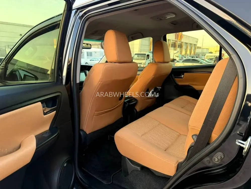 Toyota Fortuner 2022 for Sale in Sharjah Image-7