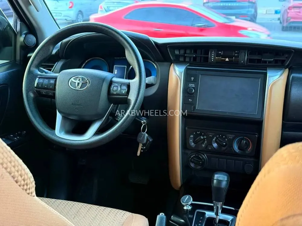 Toyota Fortuner 2022 for Sale in Sharjah Image-9
