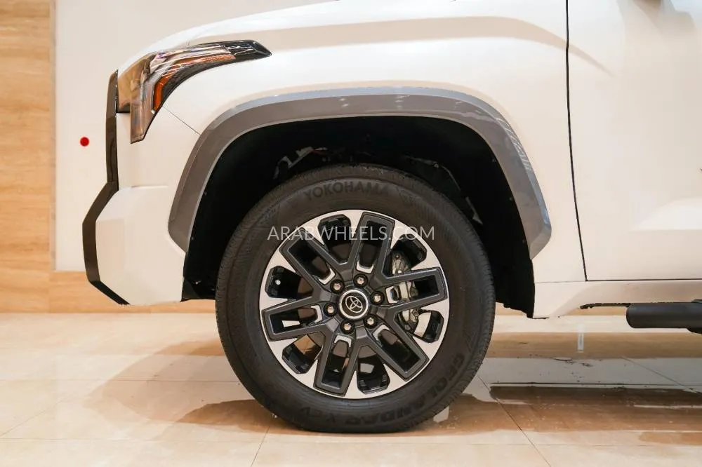 Toyota Tundra 2024 for Sale in Dubai Image-9