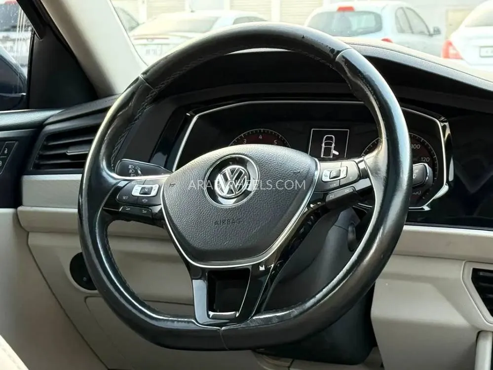 Volkswagen Jetta 2019 for Sale in Sharjah Image-7