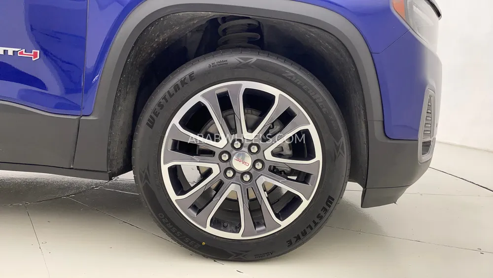 GMC Acadia 2023 for Sale in Dubai Image-10