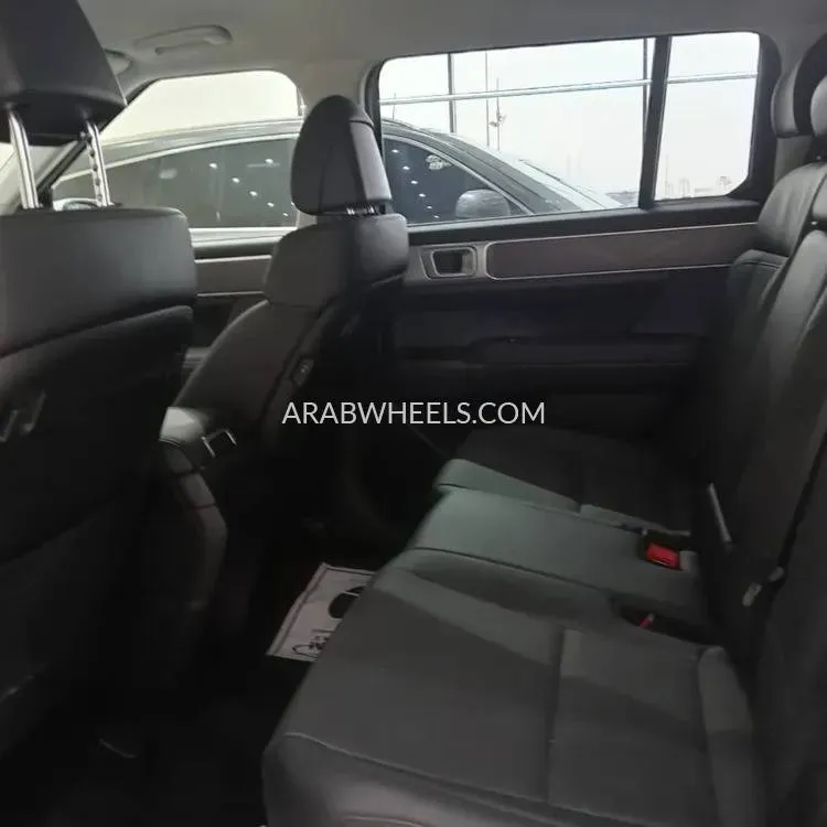 Hyundai Santa Fe 2024 for Sale in Ajman Image-6