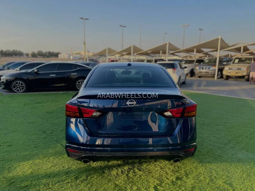 Nissan Altima 2023 for Sale in Sharjah Image-10