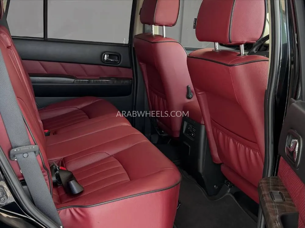 Nissan Patrol 2023 for Sale in Abu Dhabi Image-8