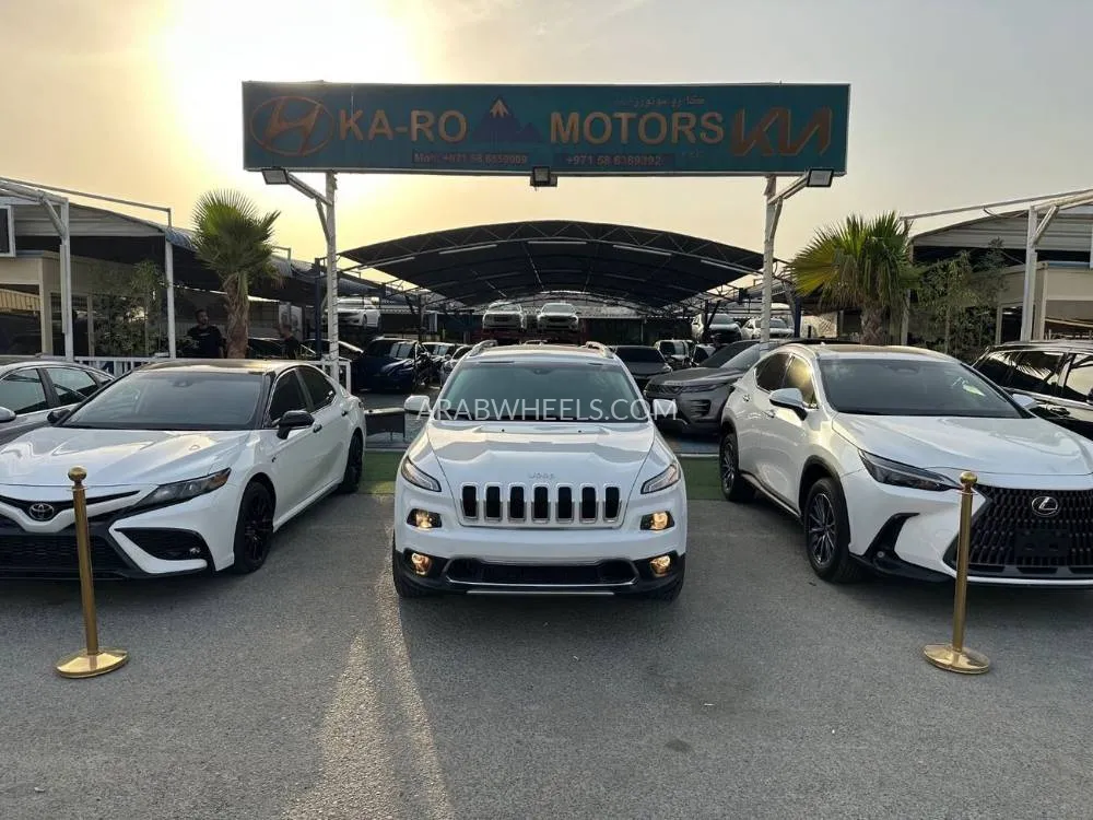 Jeep Cherokee 2016 for Sale in Ajman Image-9