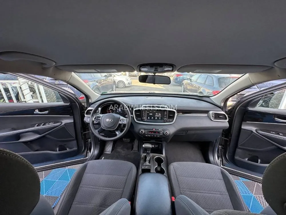 Kia Sorento 2019 for Sale in Ajman Image-9