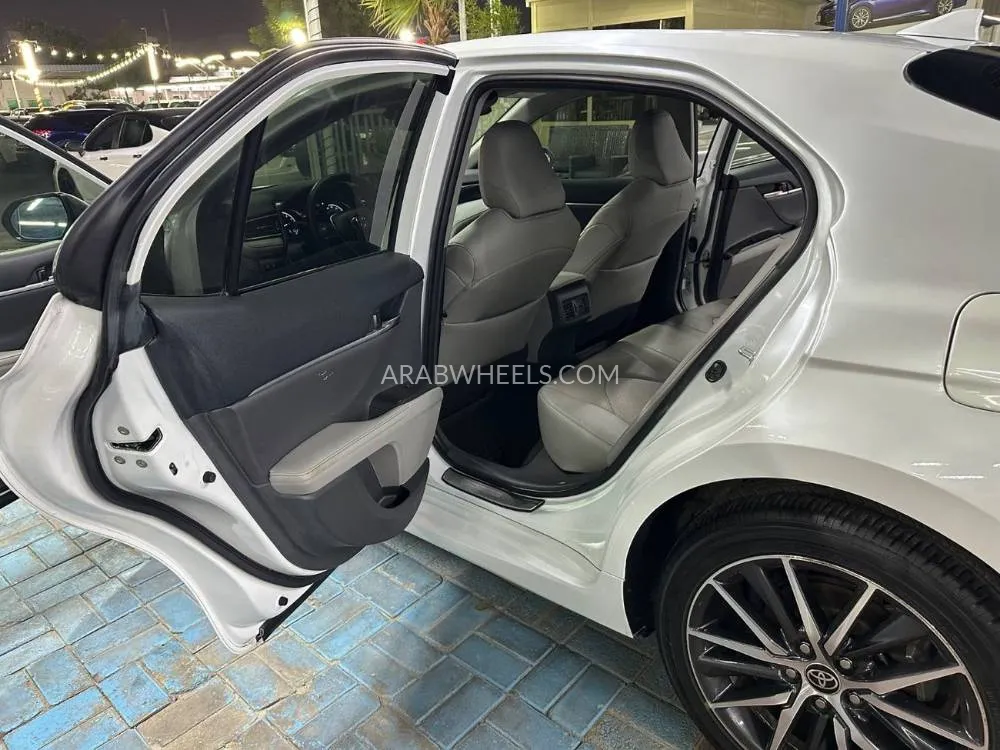 Toyota Camry 2023 for Sale in Ajman Image-13