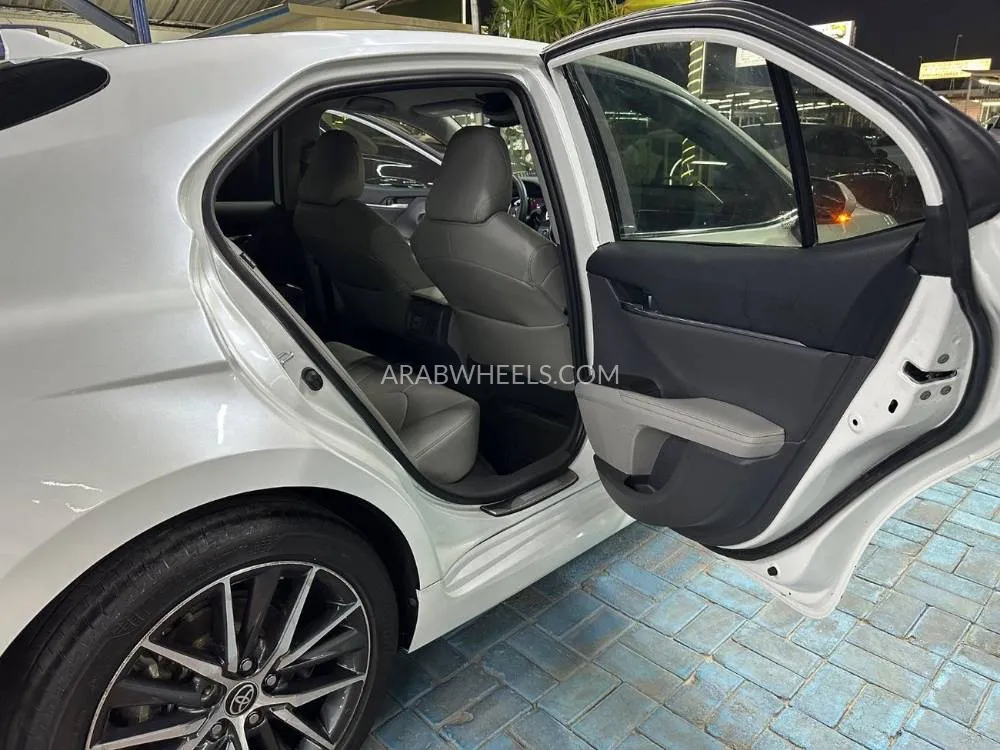 Toyota Camry 2023 for Sale in Ajman Image-14