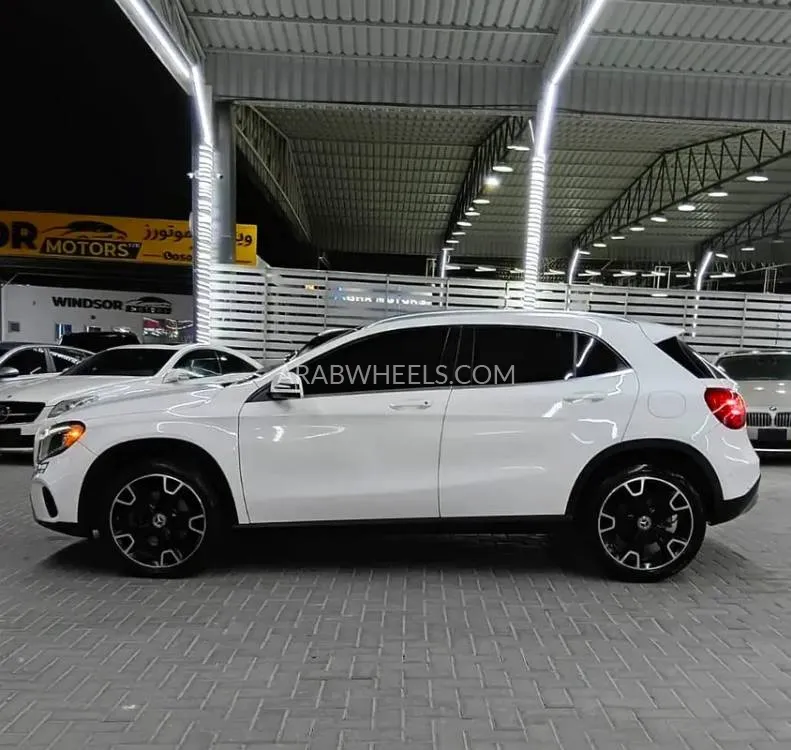 Mercedes Benz GLA 2019 for Sale in Ajman Image-16