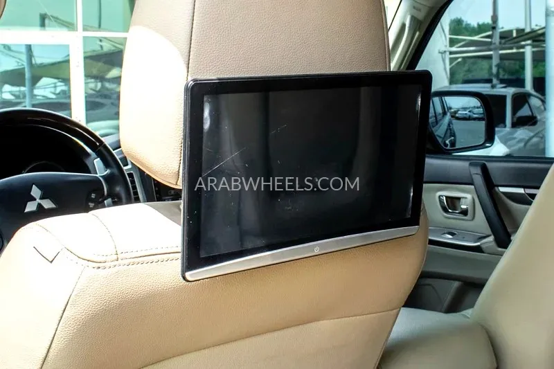 Mitsubishi Pajero 2020 for Sale in Sharjah Image-2