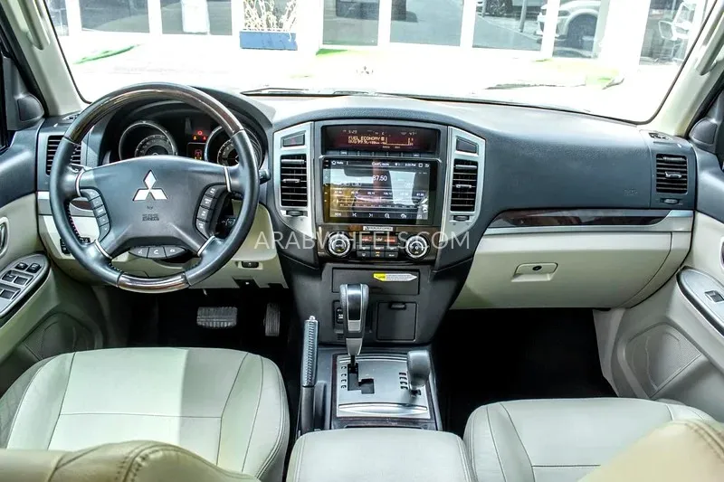 Mitsubishi Pajero 2020 for Sale in Sharjah Image-7