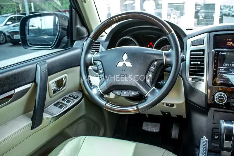Mitsubishi Pajero 2020 for Sale in Sharjah Image-18