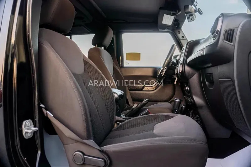Jeep Wrangler 2017 for Sale in Dubai Image-7