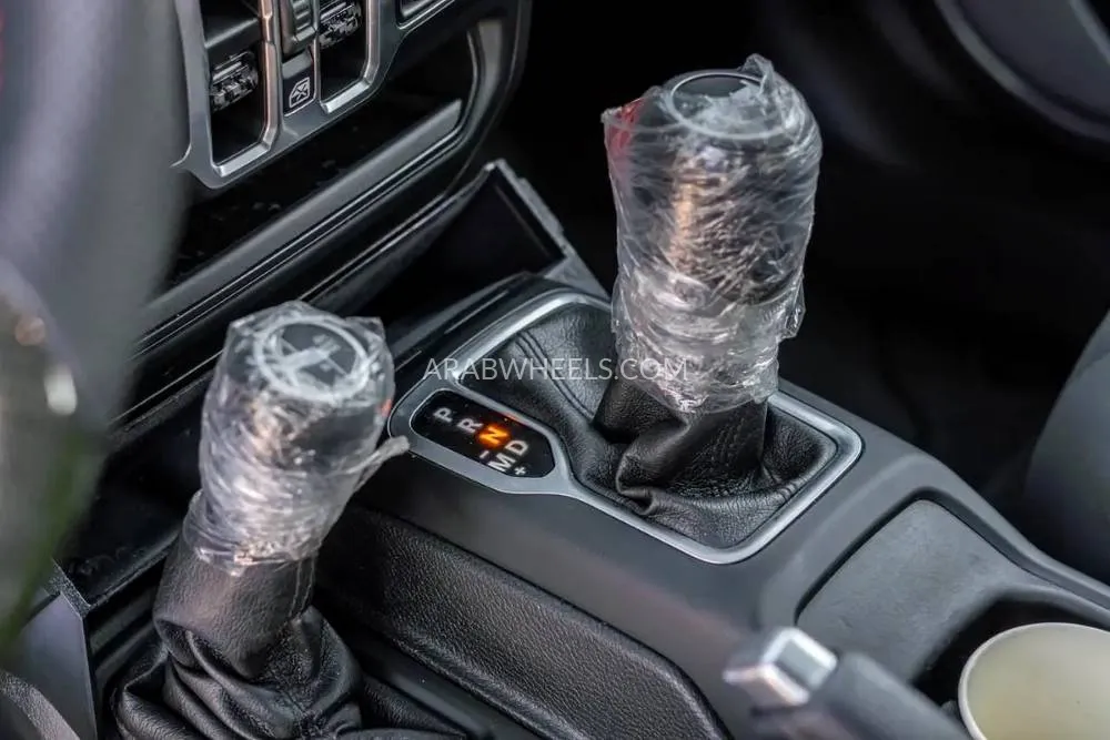 Jeep Wrangler 2019 for Sale in Dubai Image-2