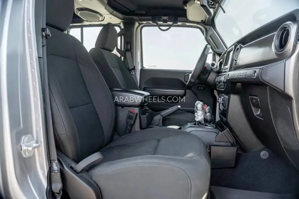 Jeep Wrangler 2019 for Sale in Dubai Image-4
