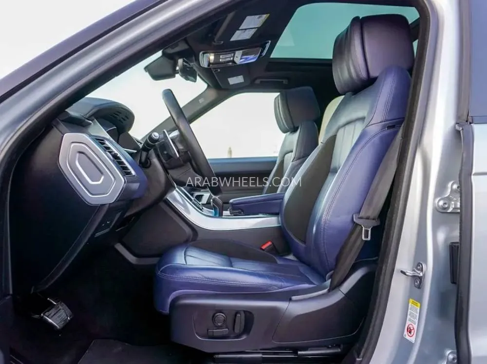 Land Rover Range Rover 2019 for Sale in Dubai Image-8