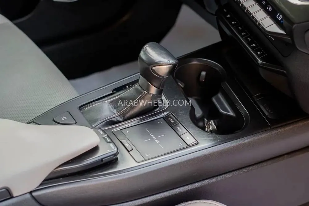 Lexus UX 2019 for Sale in Dubai Image-2