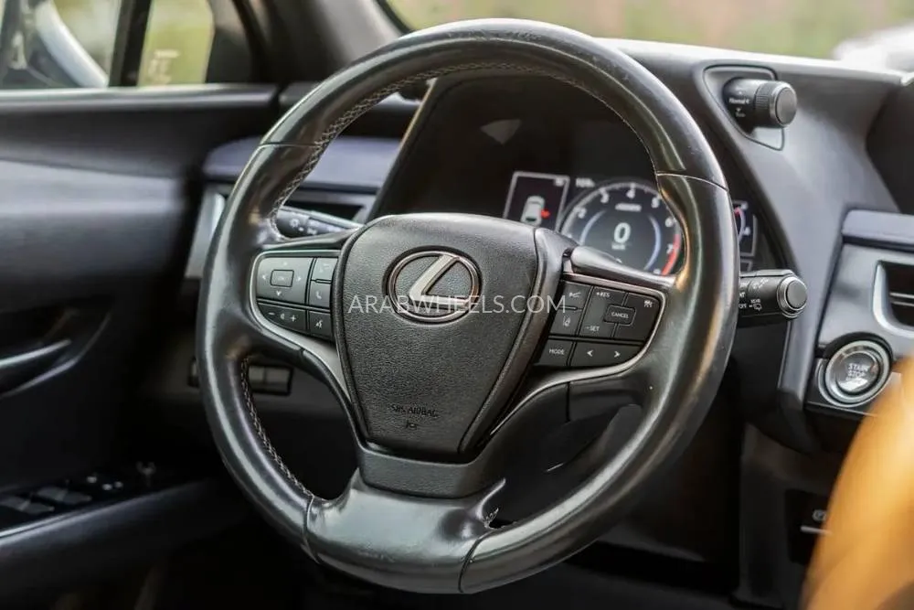 Lexus UX 2019 for Sale in Dubai Image-4