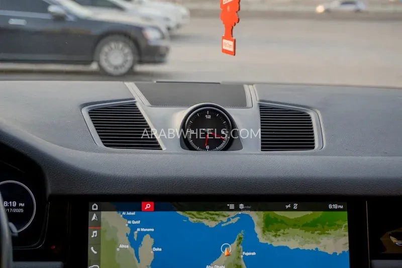 Porsche Cayenne 2019 for Sale in Dubai Image-9