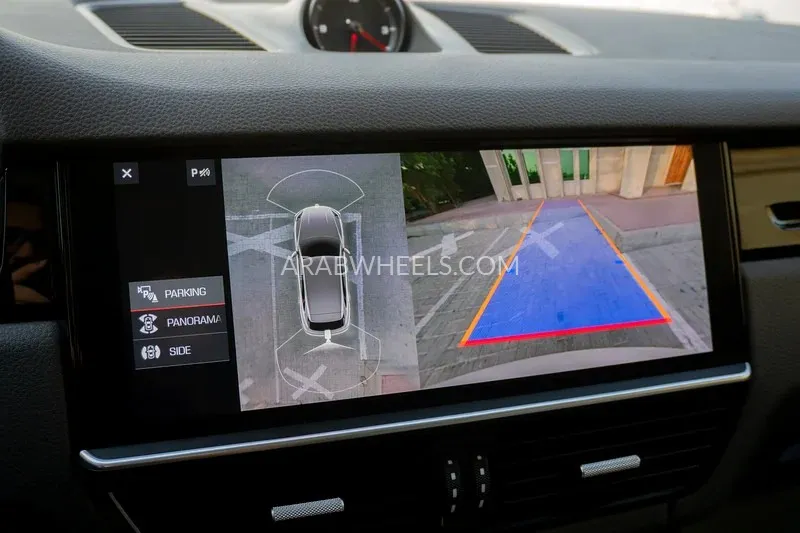 Porsche Cayenne 2019 for Sale in Dubai Image-17