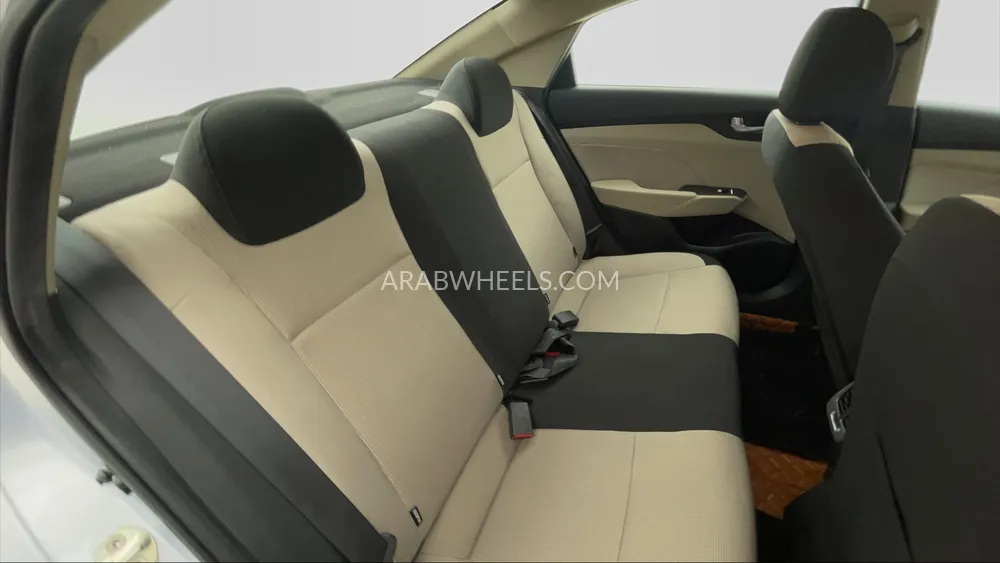 Hyundai Accent 2022 for Sale in Dubai Image-23