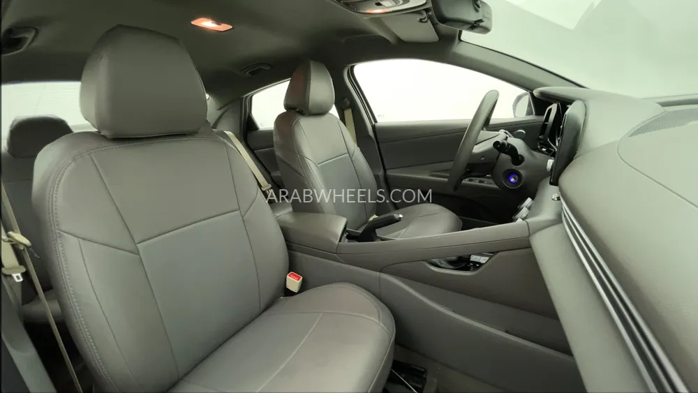 Hyundai Elantra 2023 for Sale in Dubai Image-24