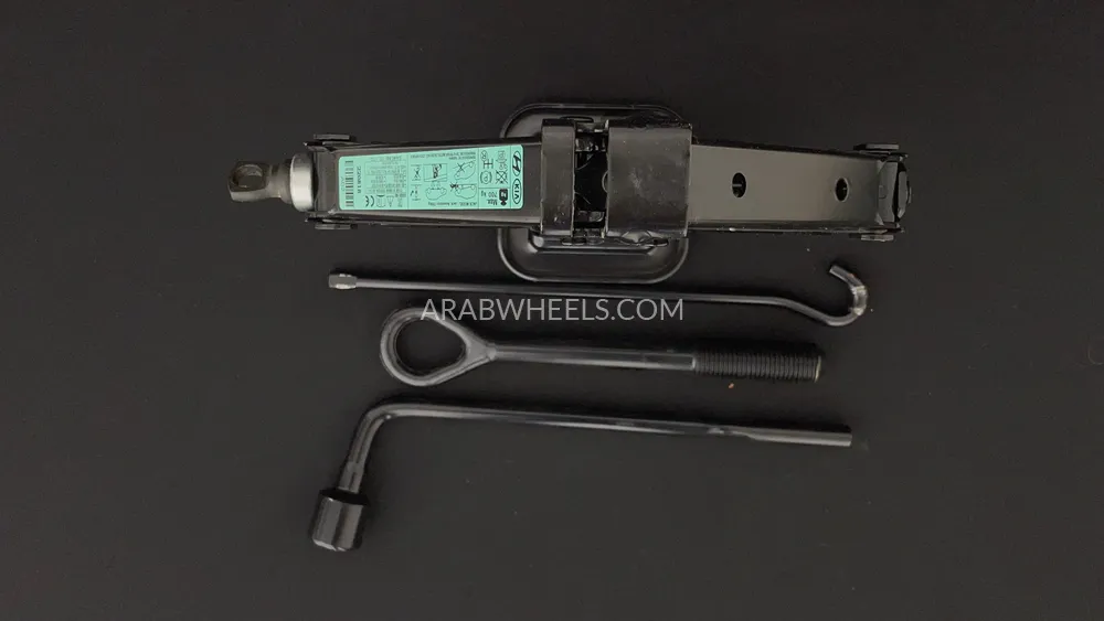 Hyundai Elantra 2023 for Sale in Dubai Image-29