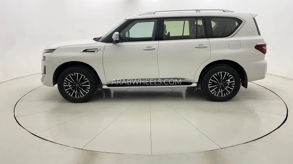 Nissan Patrol 2024 for Sale in Dubai Image-6