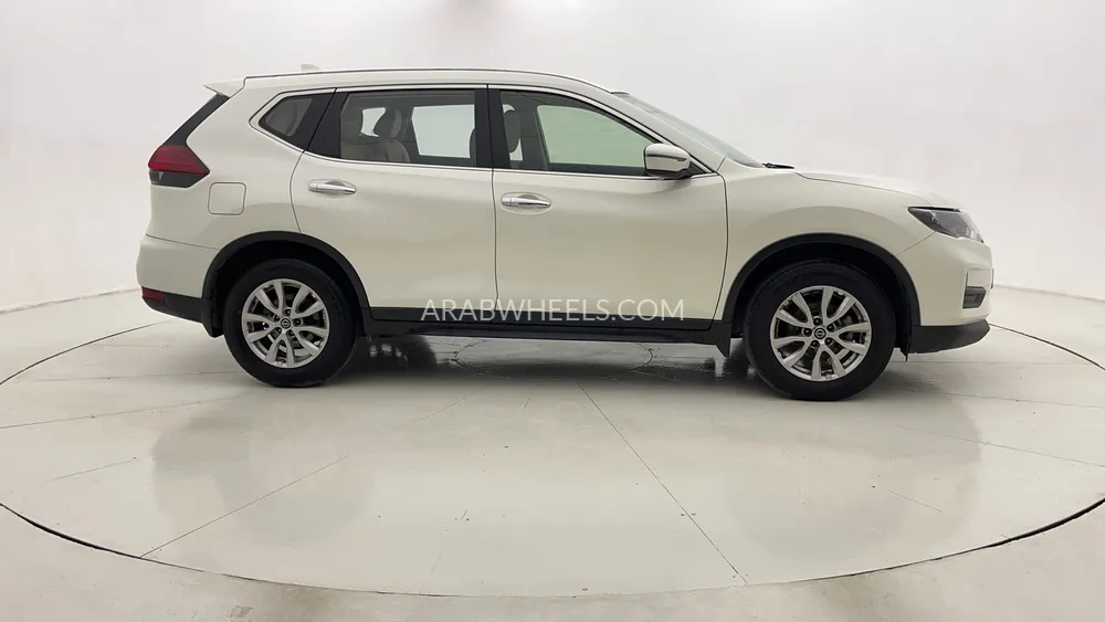 Nissan X-Trail 2022 for Sale in Dubai Image-2