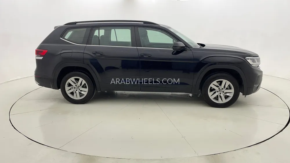 Volkswagen Teramont 2023 for Sale in Dubai Image-2