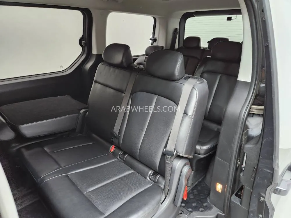 Hyundai Staria 2022 for Sale in Dubai Image-8