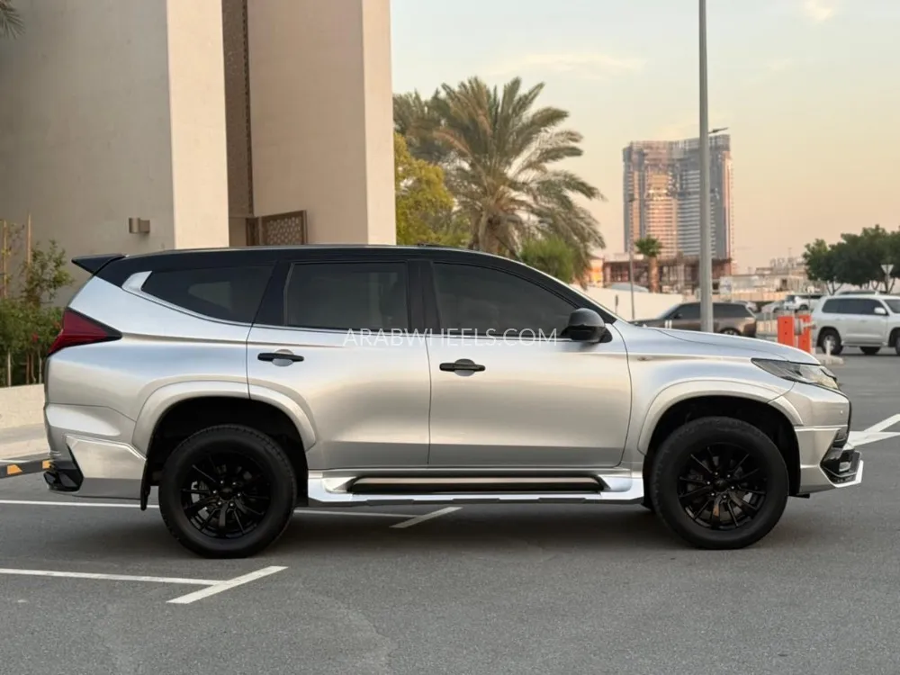 Mitsubishi Montero Sport 2019 for Sale in Dubai Image-4