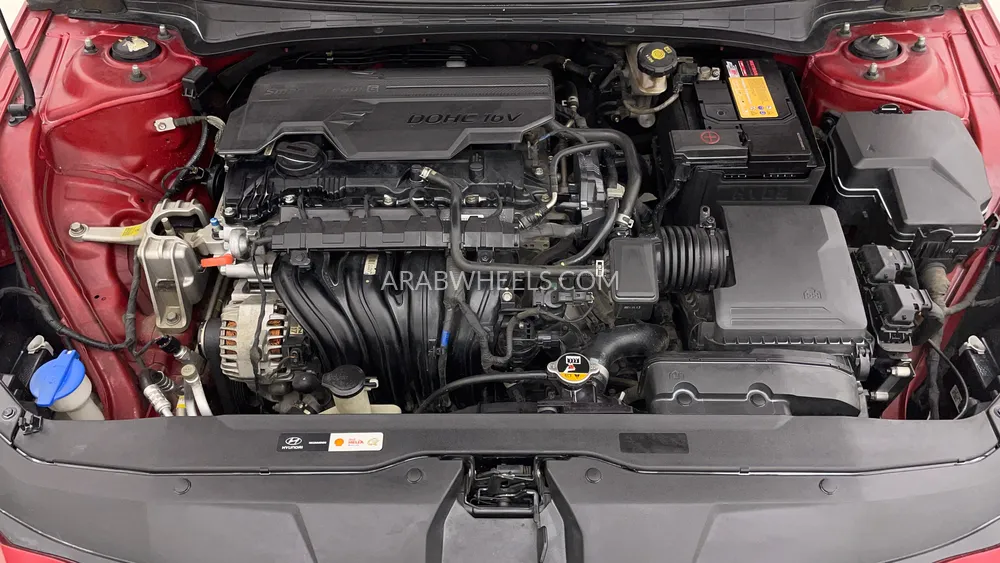 Hyundai Elantra 2022 for Sale in Dubai Image-9