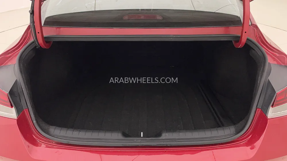 Hyundai Elantra 2022 for Sale in Dubai Image-26