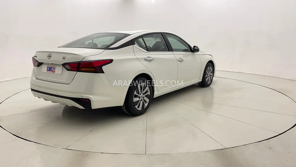 Nissan Altima 2023 for Sale in Dubai Image-3