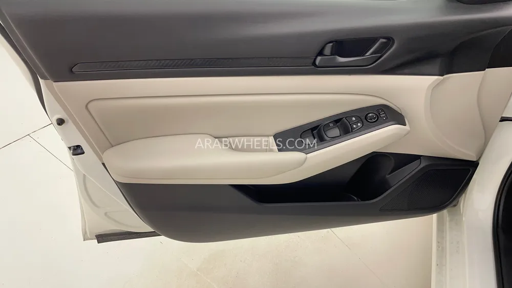 Nissan Altima 2023 for Sale in Dubai Image-19