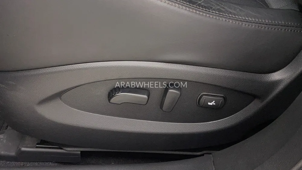 Infiniti QX70 2018 for Sale in Dubai Image-24