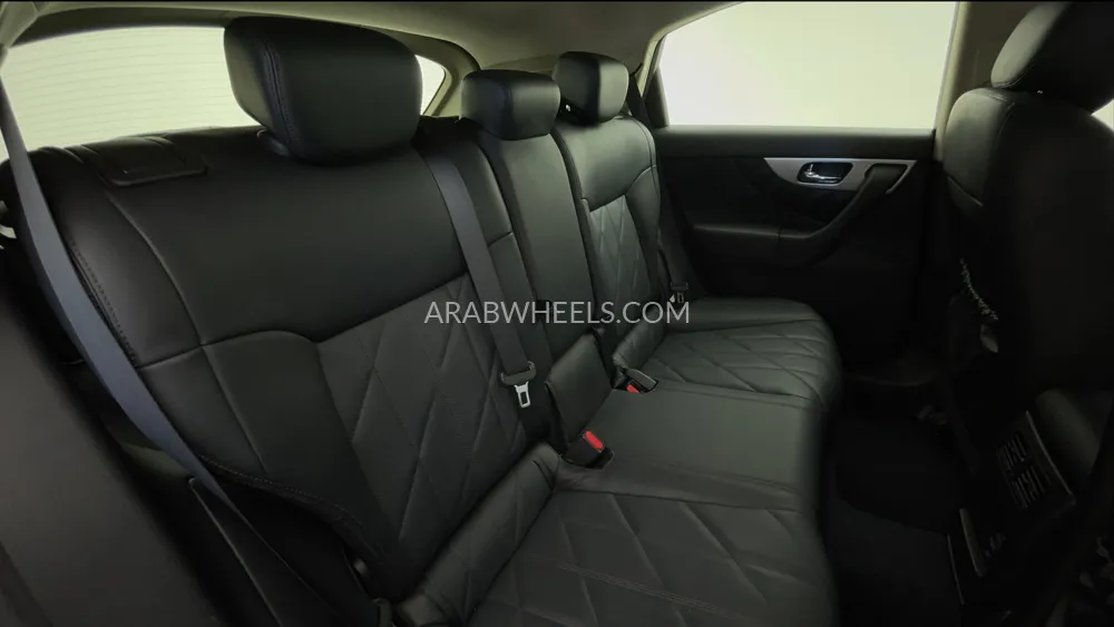 Infiniti QX70 2018 for Sale in Dubai Image-29