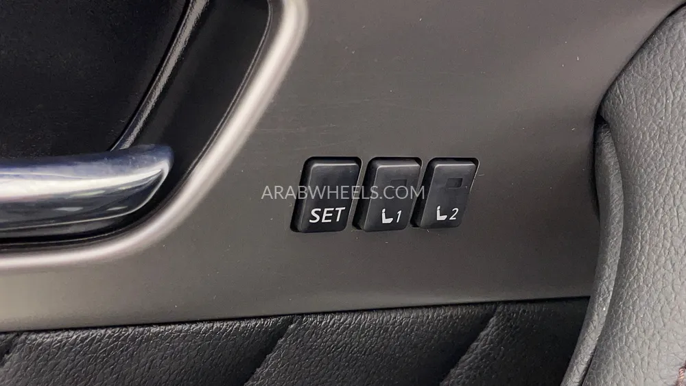 Infiniti QX70 2018 for Sale in Dubai Image-45