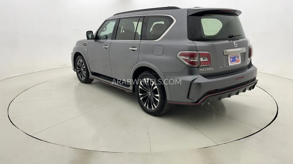 Nissan Patrol 2018 for Sale in Dubai Image-5