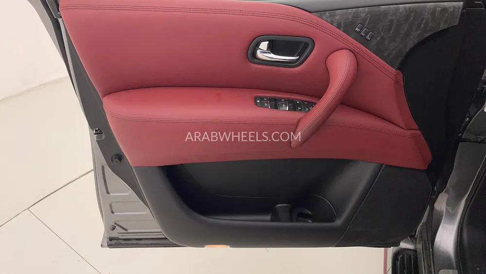 Nissan Patrol 2018 for Sale in Dubai Image-21