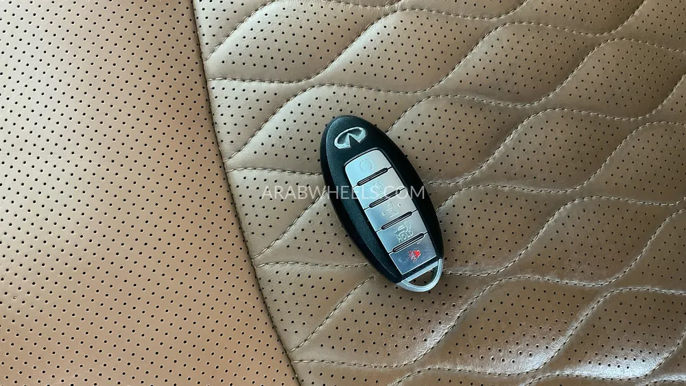 Infiniti QX80 2021 for Sale in Dubai Image-17