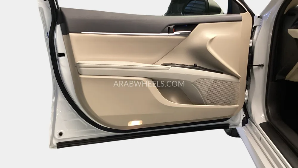 Toyota Camry 2024 for Sale in Sharjah Image-24